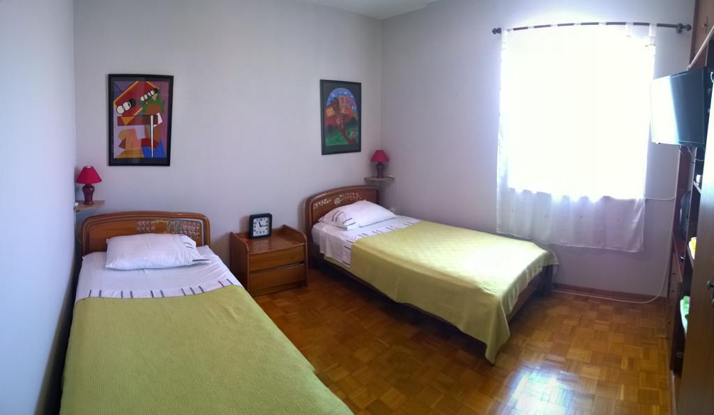 Apartments Free Parking Big Garden 페로이 외부 사진
